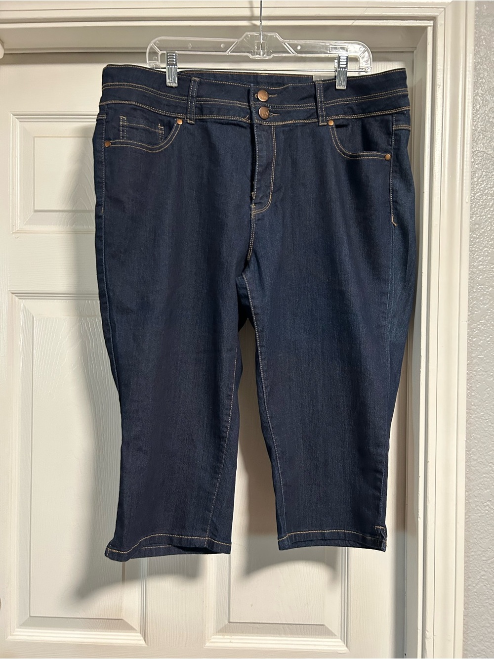 d. jeans Dark Blue Cropped Capri Jeans